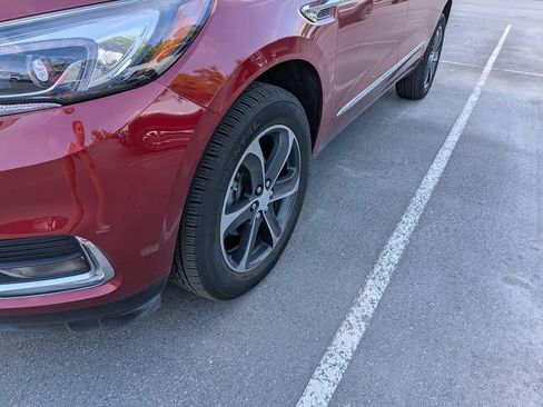 Used 2019 Buick Enclave Essence w/ LPO, Sport Appearance Package FWD image 3