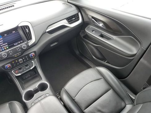 Used 2024 GMC Terrain SLT AWD/4WD image 16