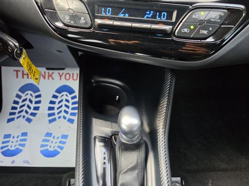 Used 2019 Toyota C-HR LE FWD image 36