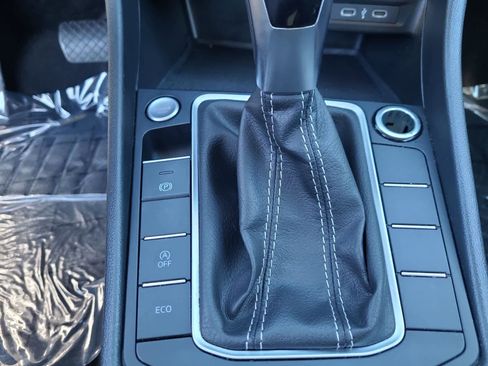 Used 2024 Volkswagen Jetta SE image 25