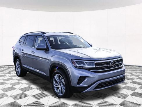 Certified 2022 Volkswagen Atlas SE image 13