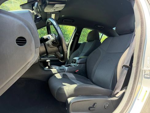 Used 2019 Dodge Charger SXT AWD/4WD image 11