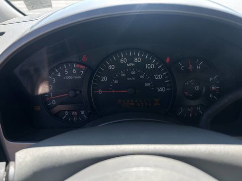 Used 2005 Nissan Titan SE w/ (R02) SE Off-Road Pkg image 11