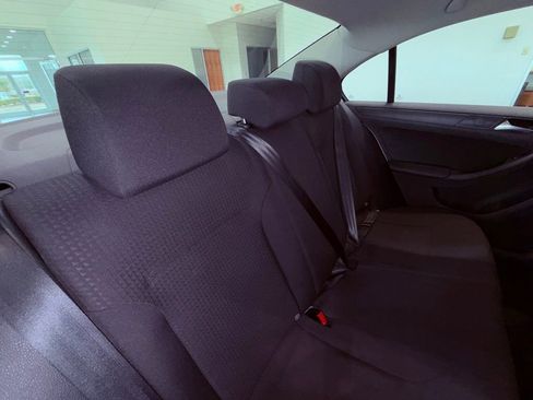 Used 2016 Volkswagen Jetta S image 8