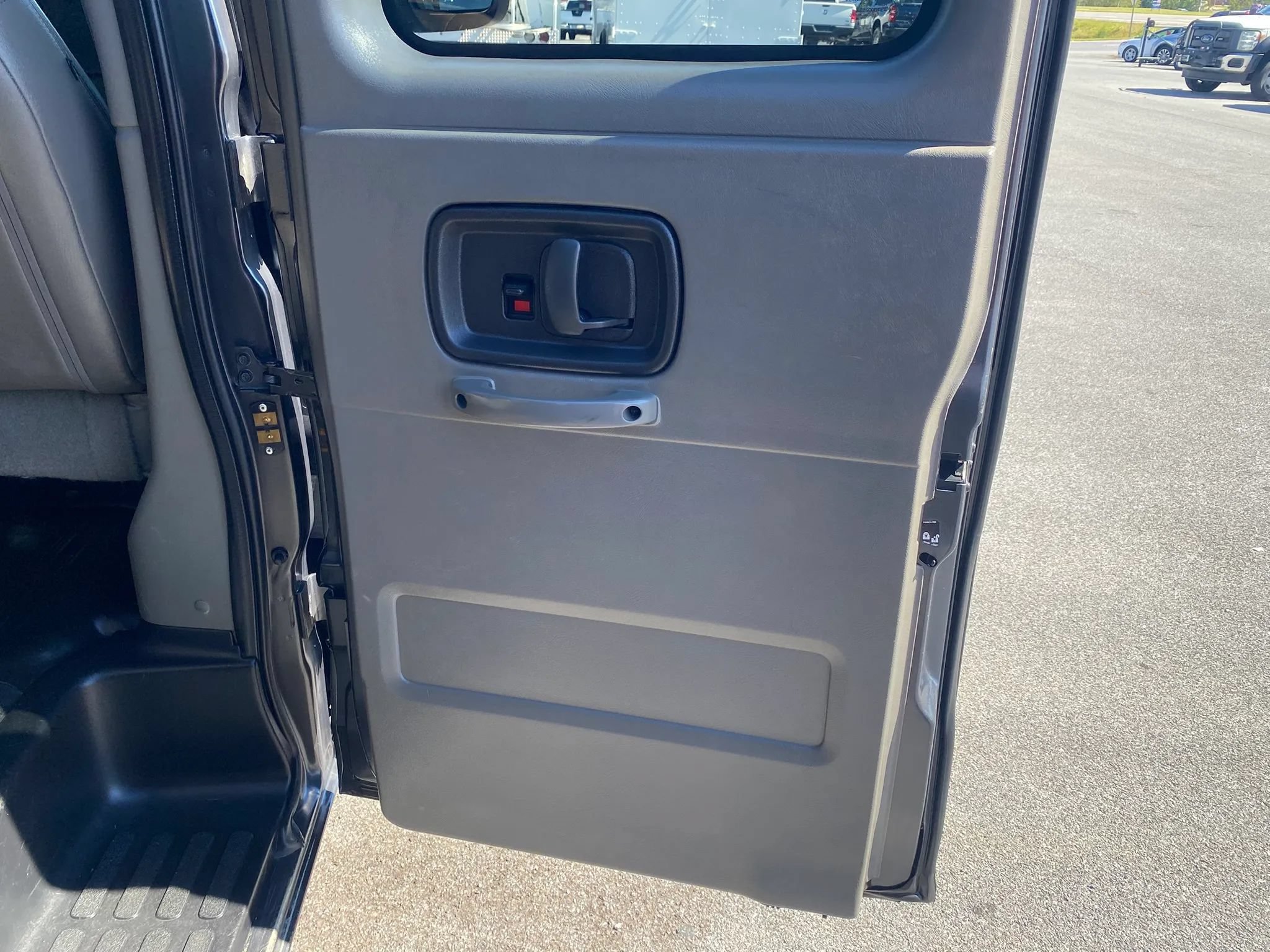 Used 2016 Chevrolet Express 3500 LS w/ Chrome Appearance Package RWD image 21
