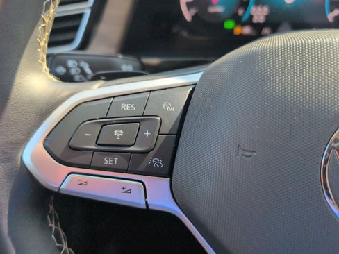 Used 2024 Volkswagen Atlas SE image 24