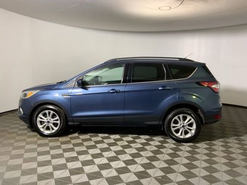 Used 2018 Ford Escape SE image 10