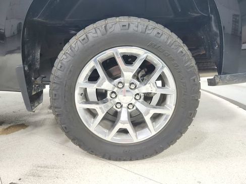 Used 2022 Chevrolet Silverado 1500 LT w/ Z71 Off-Road Package AWD/4WD image 13