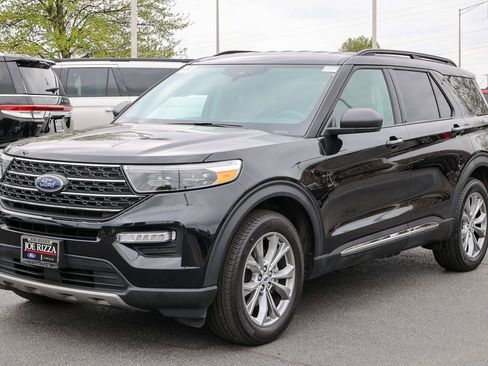 Certified 2023 Ford Explorer XLT w/ Equipment Group 202A AWD/4WD image 30