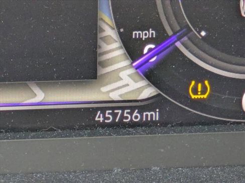 Used 2022 Volkswagen Tiguan SEL R-Line image 10