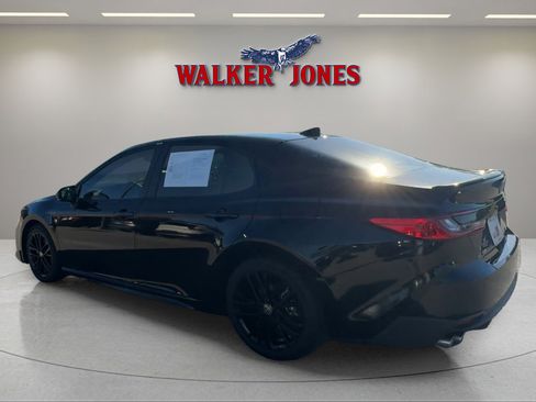 Used 2025 Toyota Camry SE w/ Convenience Package image 5