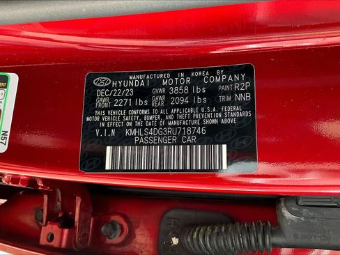 Used 2024 Hyundai Elantra SEL w/ Convenience Package FWD image 18