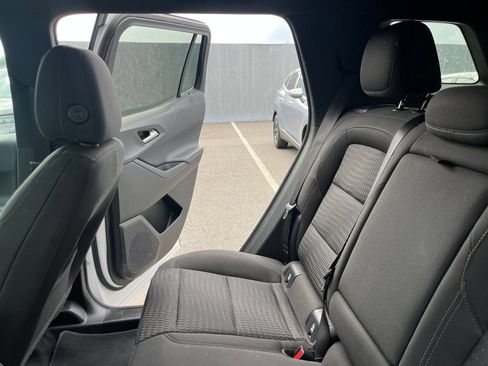 Used 2025 Chevrolet Equinox LT FWD image 39