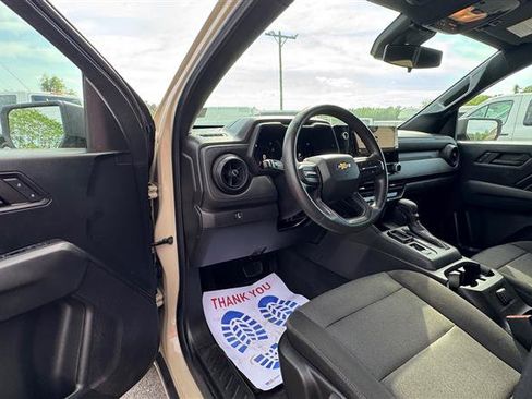 Used 2024 Chevrolet Colorado W/T image 32