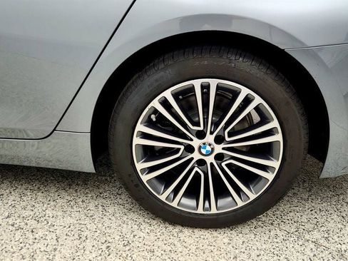 Used 2018 BMW 530i xDrive image 9