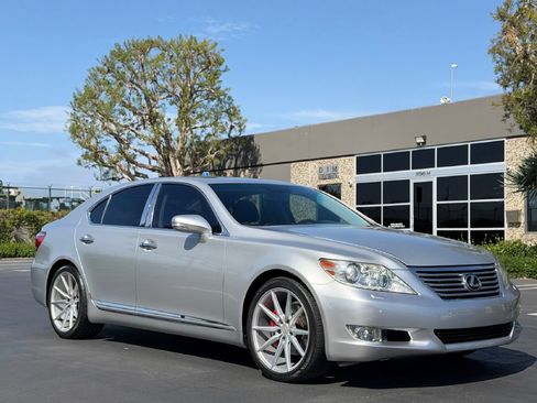 Used 2010 Lexus LS 460 RWD image 3