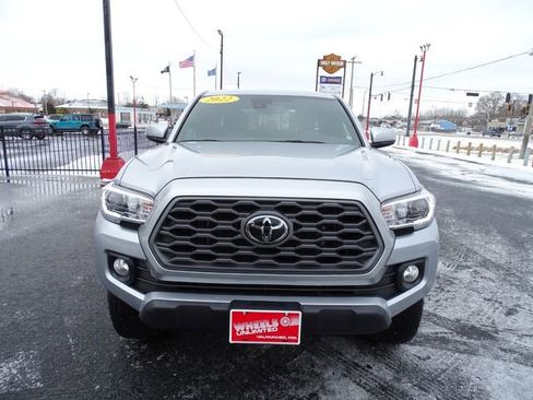 Used 2022 Toyota Tacoma TRD Off-Road image 10