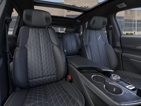 New 2026 Cadillac Lyriq V AWD/4WD image 16