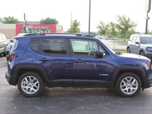 Used 2018 Jeep Renegade Latitude FWD image 6