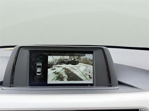 Used 2018 BMW 320i xDrive Sedan w/ Convenience Package image 15