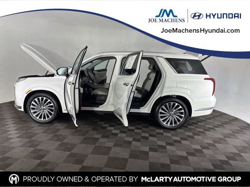 Used 2025 Hyundai Palisade Calligraphy image 11
