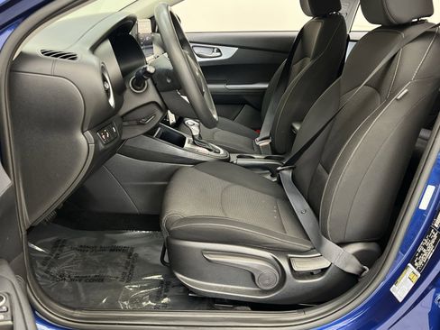 Used 2022 Kia Forte LXS w/ LXS Technology Package image 11