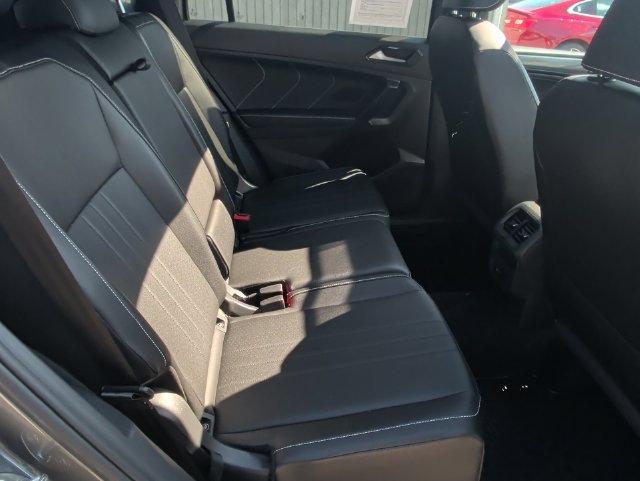 Used 2023 Volkswagen Tiguan SE R-Line AWD/4WD image 36
