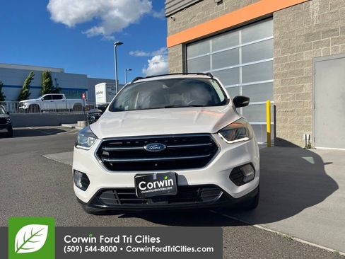 Used 2017 Ford Escape Titanium AWD/4WD image 6
