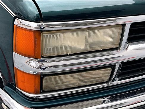 Used 1997 Chevrolet Tahoe LS image 29