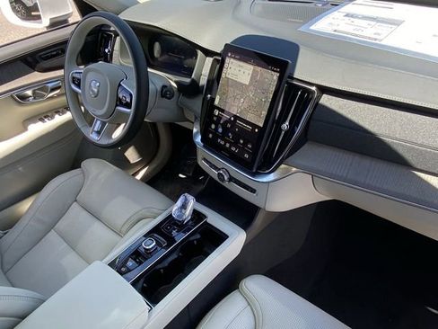 New 2025 Volvo XC90 T8 Ultra w/ Protection Package Premier image 13