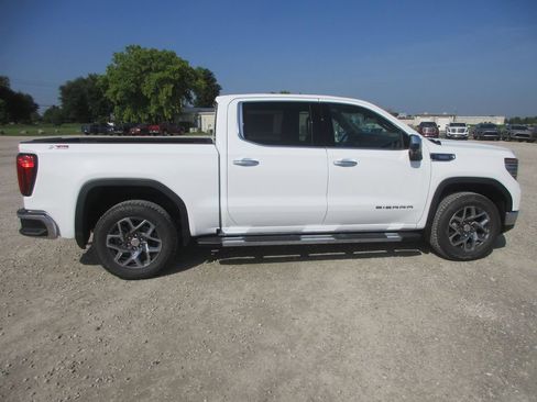 New 2026 GMC Sierra 1500 SLT w/ SLT Premium Package AWD/4WD image 3