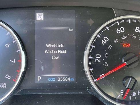 Used 2021 Toyota RAV4 LE FWD image 27