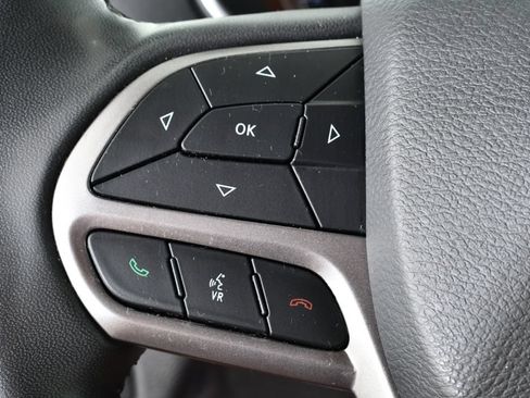 Used 2020 Jeep Cherokee Latitude Plus AWD/4WD image 33
