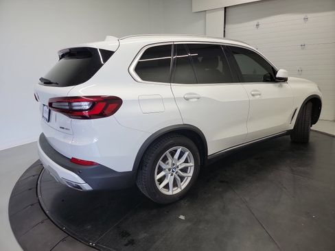 Used 2021 BMW X5 xDrive40i AWD/4WD image 9