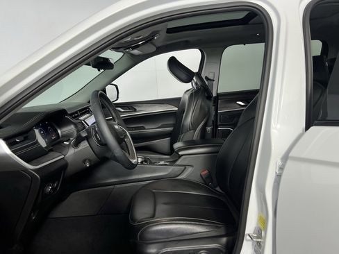 Used 2023 Jeep Grand Cherokee L Limited w/ Luxury Tech Group II image 22