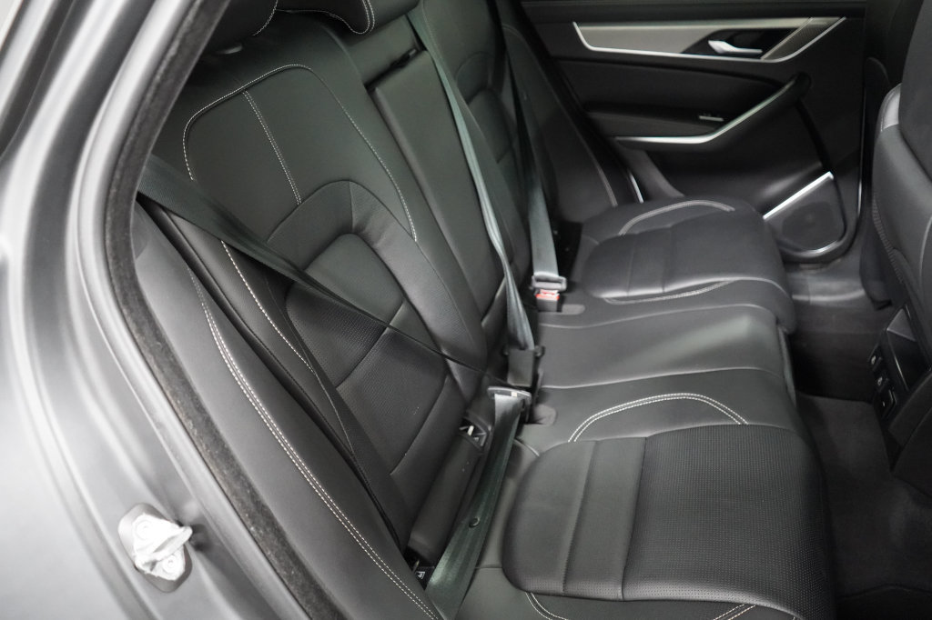 Used 2025 Jaguar F-PACE R-Dynamic S AWD/4WD image 29