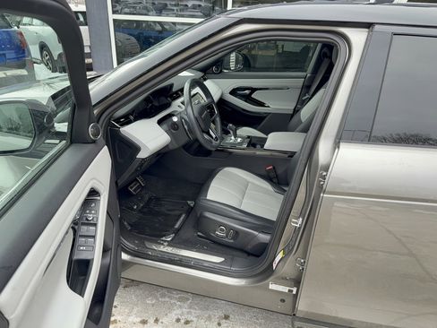 Used 2022 Land Rover Range Rover Evoque R-Dynamic S image 5