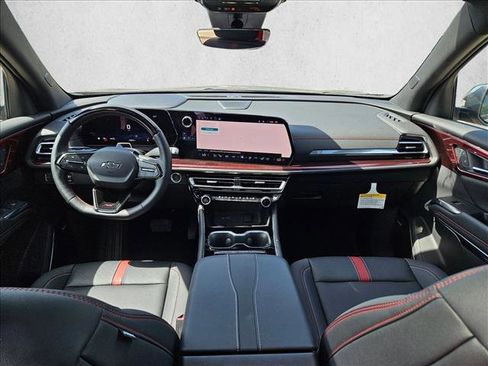 Certified 2024 Chevrolet Traverse RS w/ LPO, Floor Liner Package image 17