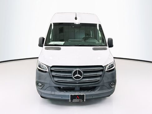 Used 2023 Mercedes-Benz Sprinter 144 Cargo image 2