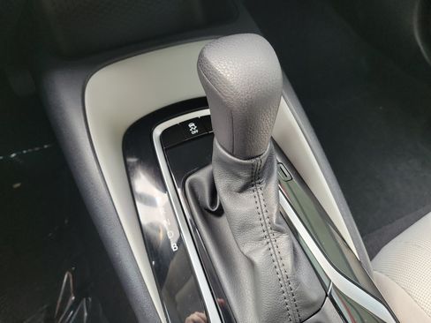 Certified 2022 Toyota Corolla LE FWD image 28