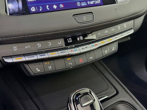 Used 2020 Cadillac XT4 Premium Luxury AWD/4WD image 17