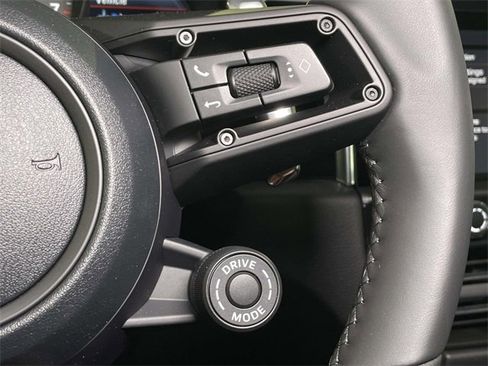 New 2026 Porsche Macan Turbo image 40