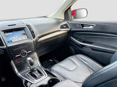 Used 2016 Ford Edge Titanium image 22