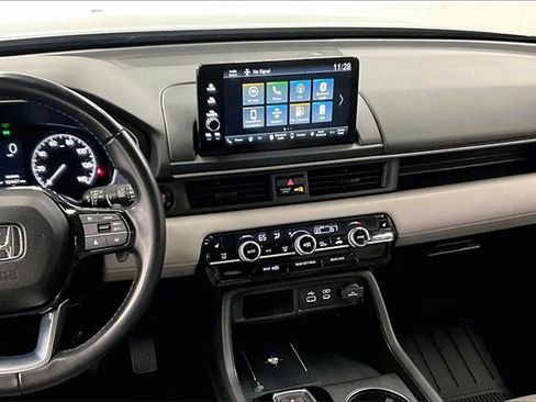 Used 2023 Honda Pilot EX-L image 6