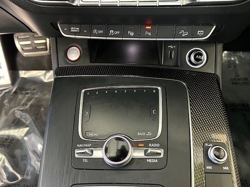 Used 2019 Audi SQ5 Prestige AWD/4WD image 16