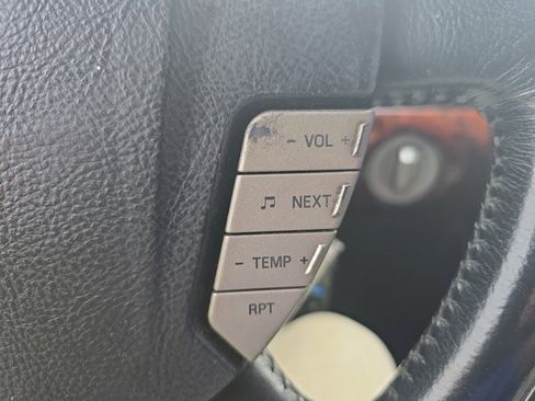 Used 2003 Lincoln Navigator Luxury image 25