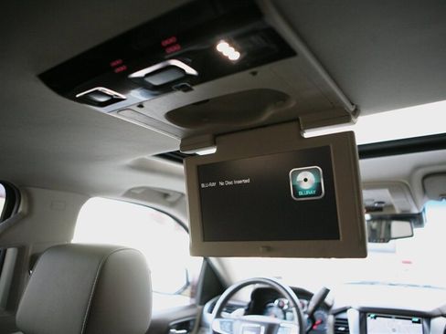 Used 2019 GMC Yukon XL SLT w/ Open Road Package image 25