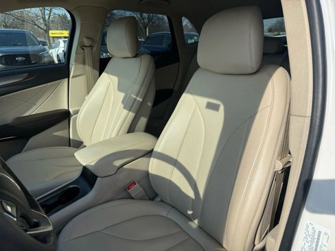 Used 2019 Lincoln MKC Premiere image 14