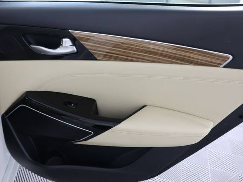 Used 2019 Kia Cadenza Technology FWD image 28