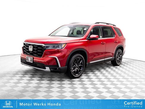 Certified 2025 Honda Pilot Touring image 1